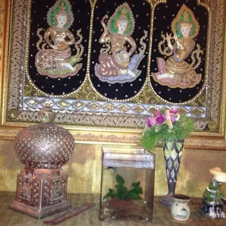 Abracadabra לינה וארוחת בוקר